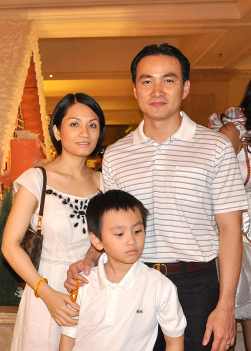 Những năm gần đây, Chi Bảo vướng tin đồn hôn nhân tan vỡ khi anh và vợ không còn xuất hiện bên nhau. Trước nghi vấn ly hôn, nam diễn viên giữ im lặng. Ảnh: Infonet