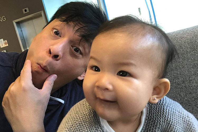 Khoảnh khắc nhí nhảnh của Lam Trường bên con gái khiến fans phấn khích.