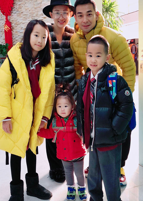 Các nhóc tỳ nhà Triệu Văn Trác đều kháu khỉnh. Ảnh: Weibo