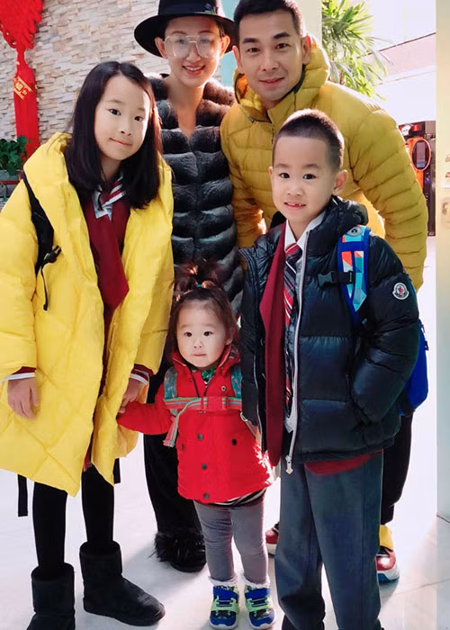 Các nhóc tỳ nhà Triệu Văn Trác đều kháu khỉnh. Ảnh: Weibo