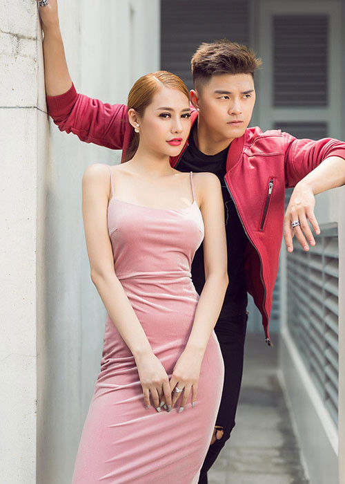 Nữ người mẫu hiện theo đuổi phong cách thời trang gợi cảm.