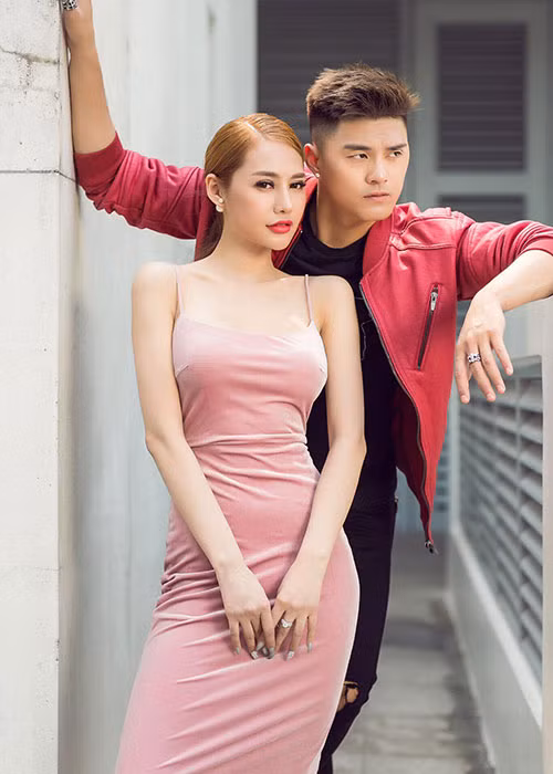 Nữ người mẫu hiện theo đuổi phong cách thời trang gợi cảm.