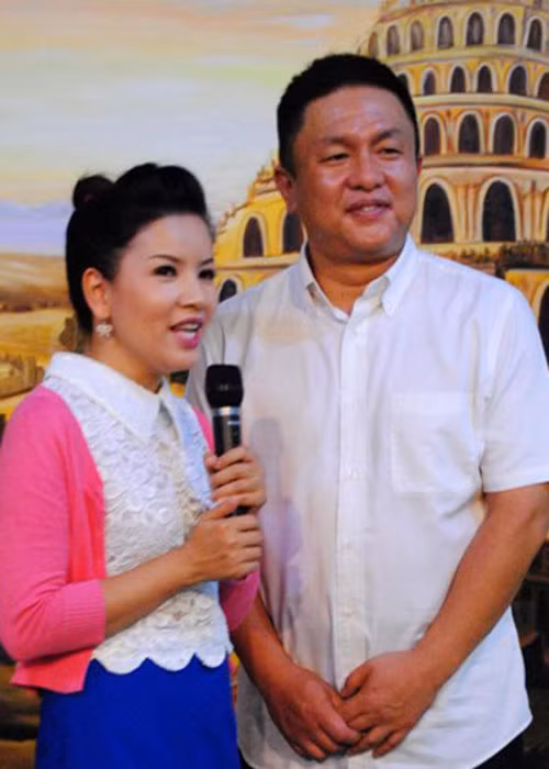 Trước đó, vào năm 2014, Ngọc Trinh cũng từng bị đồn hôn nhân tan vỡ khi ít xuất hiện bên chồng và trên ngón áp út của cô không còn đeo nhẫn cưới. Ảnh: Thegioivanhoa