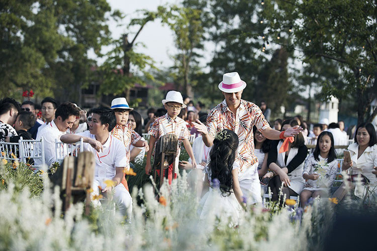 2 con trai của Xuân Bắc gây được sự chú ý khi xuất hiện.