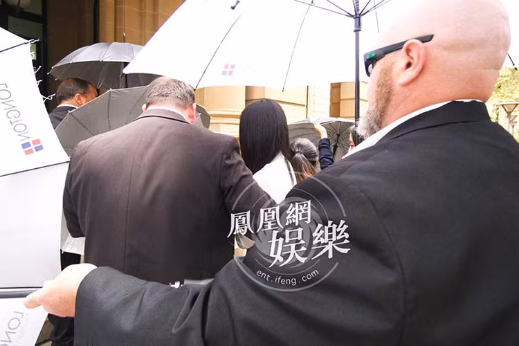 Trong phiên xử đầu tiên, Cao Vân Tường trả lời thẩm vấn qua video quay từ trại giam. Ảnh: Ifeng