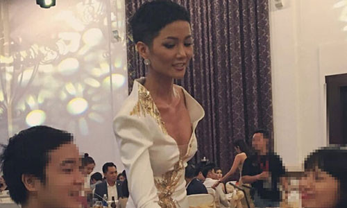 Hình ảnh H'hen Niê xuất hiện gầy gò, tiều tụy tại một sự kiện diễn ra vào tối ngày 2/4 khiến fan không khỏi xót xa. Ảnh: Zing