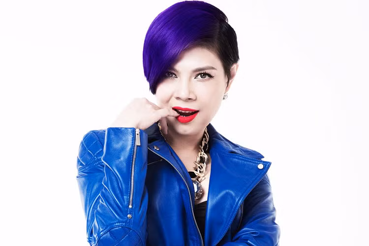 “Búp bê” Thanh Thảo tiết lộ bạn trai nói sẽ chạy mất dép nếu gặp cô thời điểm tóc cắt ngắn, nhuộm tím.