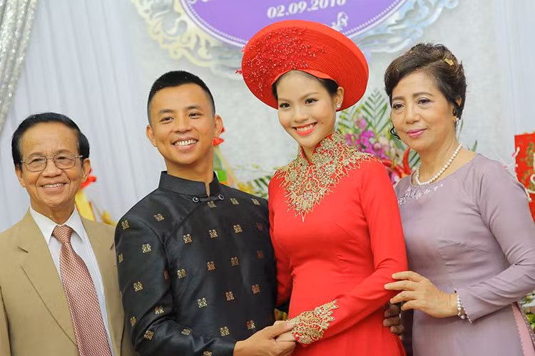 Năm 2016, kiện tướng dancesport Chí Anh kết hôn với Khánh Linh. Cô sinh năm 1998 kém anh đến 20 tuổi. Ảnh: Zing