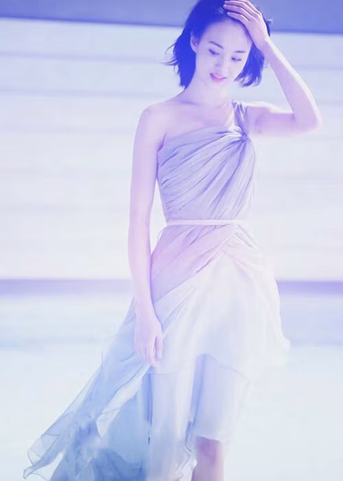 Sự nghiệp lên như diều gặp gió nhưng tình duyên của nữ diễn viên phim "Vườn sao băng" khá lận đận. Ảnh: Fanpage