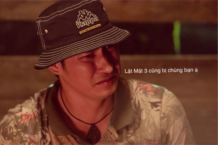 Huy Khánh bức xúc khi phim “Lật mặt 3” bị quay lén: “Đến bao giờ mới hết cái trò này. Vô ý thức, phá hoại tài sản người khác. Để làm cái gì, được nhiều người theo dõi hả. Bị bắt, phạt tiền, lên báo, nhục mặt. Muốn live stream thì tự live mình đi. Sao cứ mua vé vô rạp mà live. Ước gì vô rạp coi phim nào nó, vô tình quay qua mà thấy ai live 1 cái, tui thề tui bẻ gãy tay tại chỗ”.