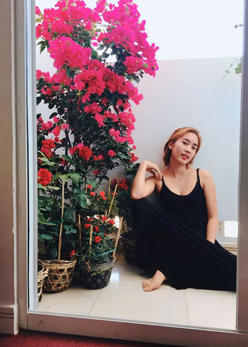 Trước lời tố của Phạm Lịch, rocker Phạm Anh Khoa vẫn chưa lên tiếng. Theo lời vợ của nam ca sĩ, anh có lẽ đã quá áp lực nên tắt máy chưa trả lời điện thoại của cô và báo chí truyền thông.