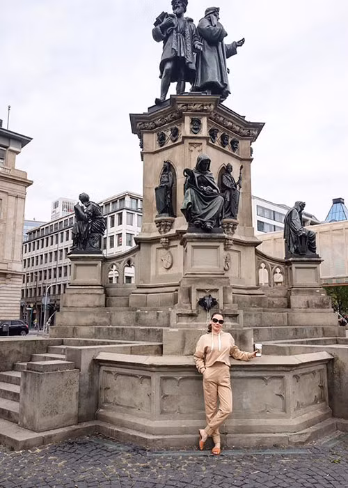 Hồ Quỳnh Hương có sở thích nuôi thú cưng, ăn chay trường và gần gũi với thiên nhiên.