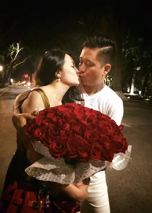 Từ anh chàng đào hoa, sau khi lấy vợ, Tuấn Hưng đã trở thành người đàn ông của gia đình.