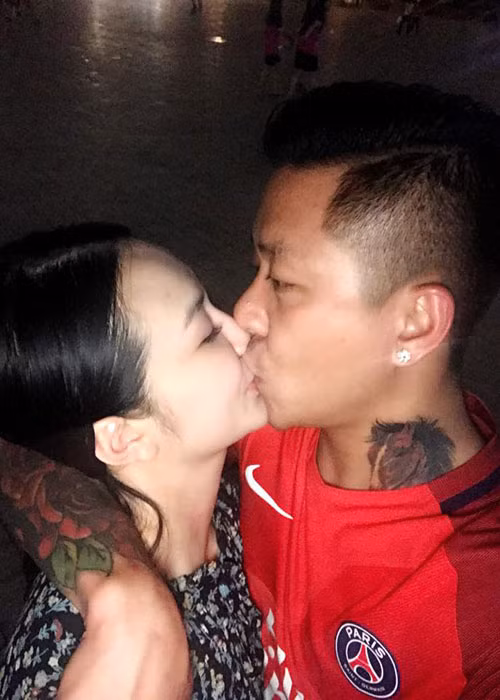 Trên trang cá nhân, Tuấn Hưng không ít lần đăng tải khoảnh khắc tình tứ bên vợ hot girl.