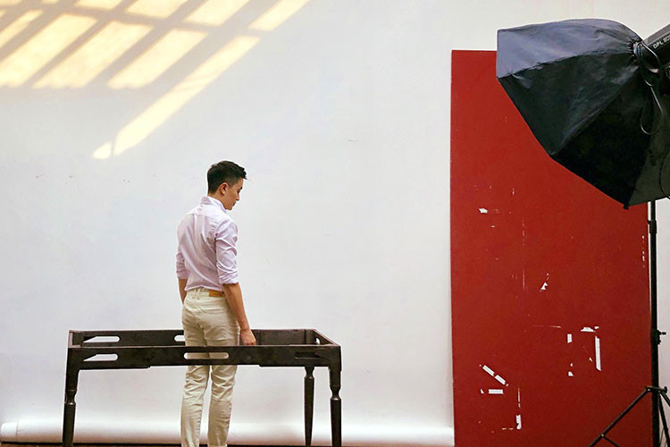 Lương Mạnh Hải chia sẻ: “6 năm trôi qua bỗng dưng nhận được cú phone của chị. Xúc động là chị vẫn muốn có mình khi khởi động lại. Nhưng em mất lửa rồi. Đấy mới là quan trọng. Chắc việc gì xảy ra cũng có lý do của nó”.