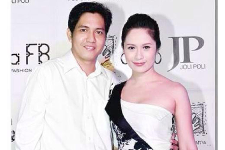 Đức Thịnh chia sẻ hình ảnh bên Thanh Thúy kèm chú thích: “Cái thời luôn bị gái cua”.