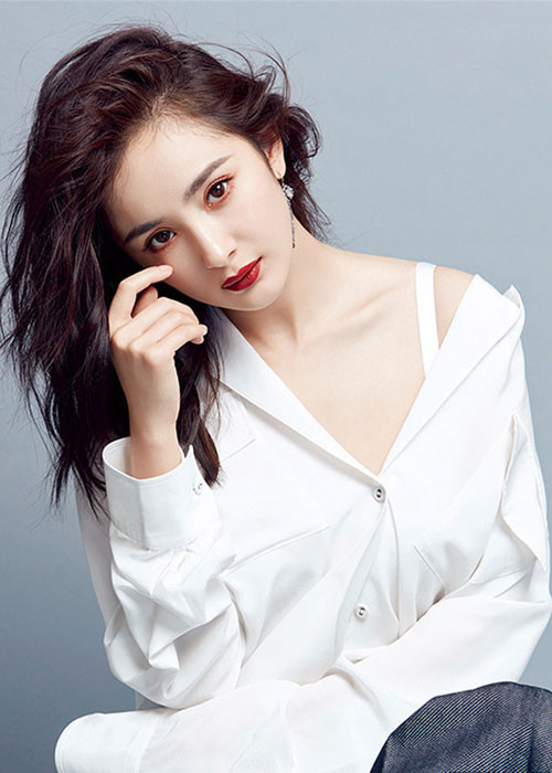 Dương Mịch còn bị chỉ trích bởi thói chảnh chọe do nổi tiếng sớm như: đố kỵ với đồng nghiệp, cãi vã với quản lý, mâu thuẫn với đạo diễn. Ảnh: Sina