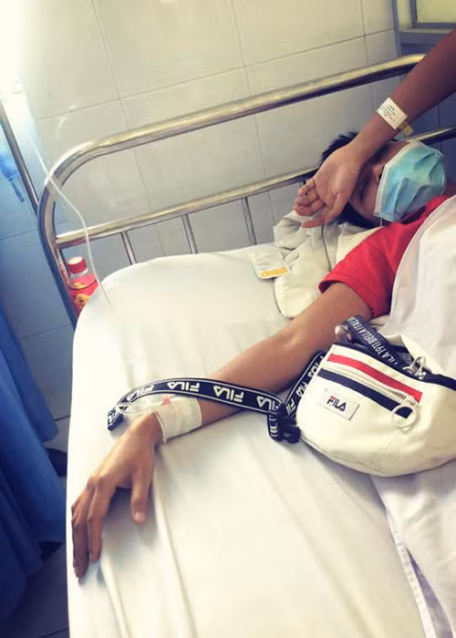 Trước đó, vào sáng ngày 2/4, Hoa hậu H'hen Niê nhập viện vì ngộ độc thực phẩm. Ảnh: Vietnamnet