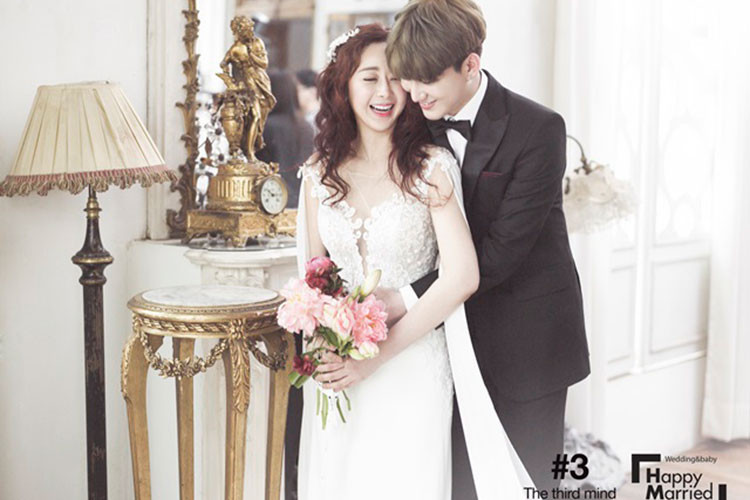 Ham So Won sinh năm 1976 trong khi Trần Hoa năm nay 24 tuổi. Ảnh: Osen