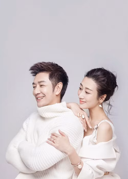 Tưởng Lệ Sa là bà xã của Trần Hạo Dân. Cặp đôi kết hôn vào năm 2011.