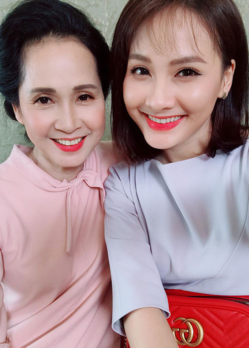 Bảo Thanh và NSND Lan Hương hội ngộ.