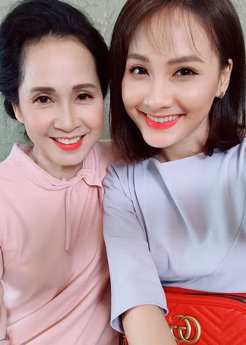 Bảo Thanh và NSND Lan Hương hội ngộ.