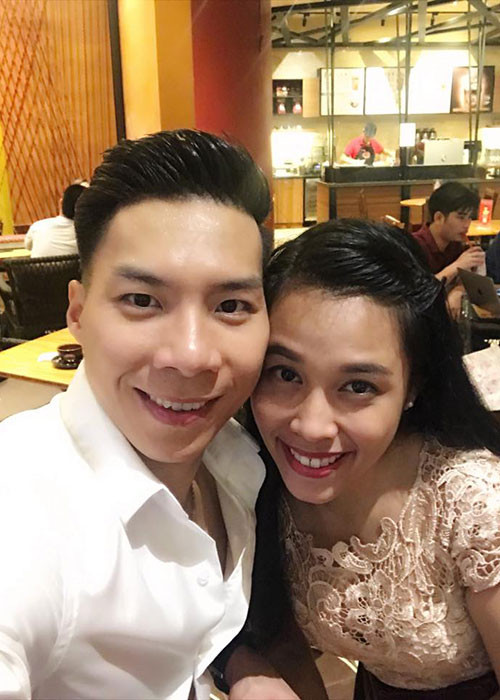 Quốc Nghiệp cũng đã lập gia đình. Bà xã của anh là nữ ca sĩ Ngọc Mai.