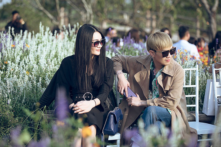 Tuần lễ thời trang trẻ em Việt Nam 2018 đã khép lại. Trong ảnh, người mẫu Trang Nguyễn đến tham dự sự kiện.