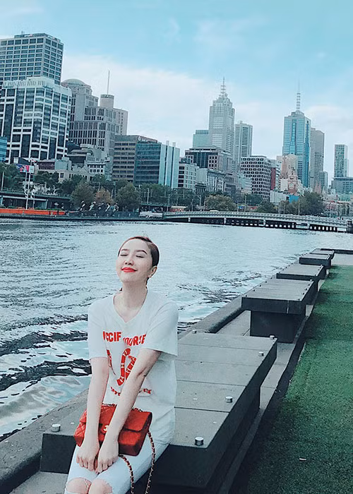 Bảo Thy tận hưởng kỳ nghỉ ở Melbourne là một trong những tin tức sao Việt trong ngày 25/4.