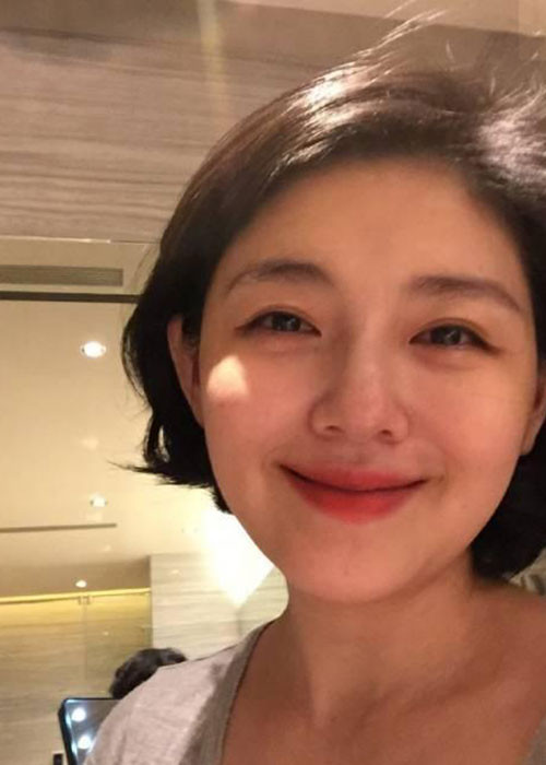 Ông xã của Đại S tỏ ra rất bức xúc trước tin đồn vợ mang bầu bé trai. Anh bày tỏ chỉ mong vợ khỏe mạnh. Ảnh: Weibo