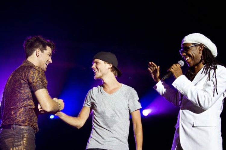 Adam Lambert cũng gửi lời vĩnh biệt đến Avicii đồng thời bày tỏ nam DJ quá cố là một nhạc sĩ xuất sắc.