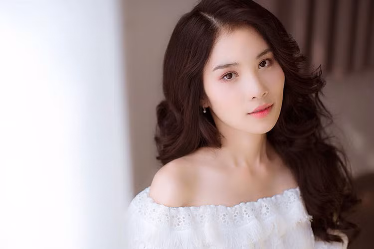 Lệ Nam quyết tâm chinh phục khán giả bằng việc tham gia nhiều lĩnh vực nghệ thuật như ca hát, người mẫu.