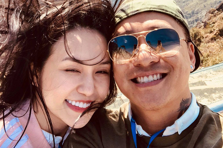 Nam ca sĩ "Nắm lấy tay ai" từng chia sẻ rằng không ai chiều vợ bằng anh.