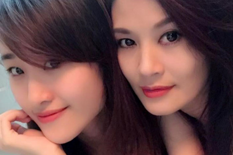 Hoa Thúy kết hôn với diễn viên Tùng Dương vào năm 18 tuổi và có một cô con gái. Sau 3 năm gắn bó, cả hai chia tay vì quan niệm sống quá khác nhau. Ảnh: Ngoisao