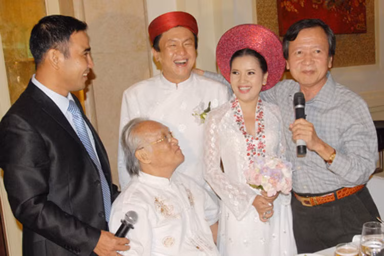 Ngọc Trinh cùng đạo diễn Kim Se Hyuk còn tổ chức hôn lễ tại Hàn Quốc. Ảnh: Zing