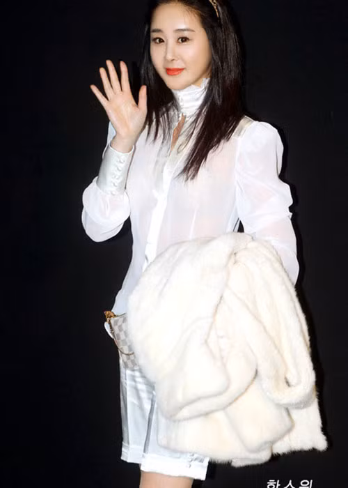 Với danh hiệu hoa hậu, Ham So Won lấn sân đóng phim. Cô từng tham gia bộ phim "Tình dục là chuyện nhỏ". Ảnh: Sina