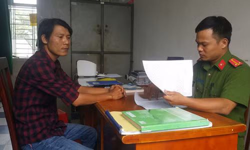 Đối tượng Nguyễn Trường Khải tại cơ quan công an.