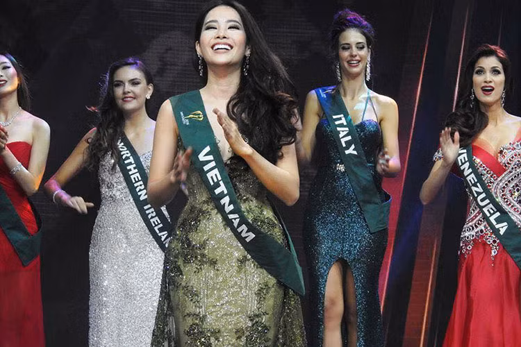 Nam Em bất ngờ tiết lộ cô sẽ xuất hiện trên sân khấu của một cuộc thi hoa hậu quốc tế.