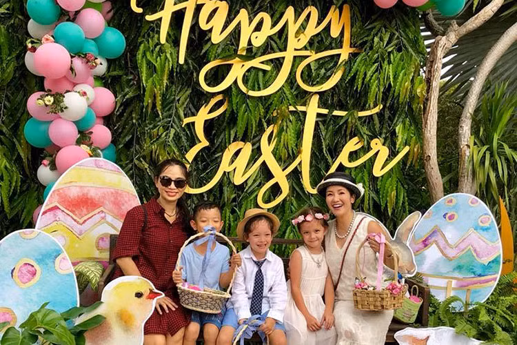 Hồng Nhung đưa cặp song sinh tham gia hoạt động lễ Phục sinh.