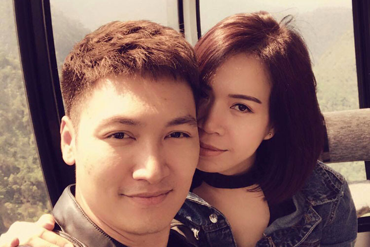Mạnh Trường nhắn nhủ vợ: “Mình thì đi khắp đất nước rồi mà giờ mới cùng em lên Sapa. Tự nhiên cảm thấy có lỗi với em quá. Năm nay sẽ đưa đi khắp nơi nhé. Hứa đấy. Chuẩn bị sức mà đi đi”.