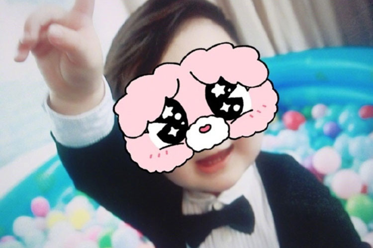 Con trai của Huỳnh Hiểu Minh trông trắng trẻo, bụ bẫm. Ảnh: Weibo