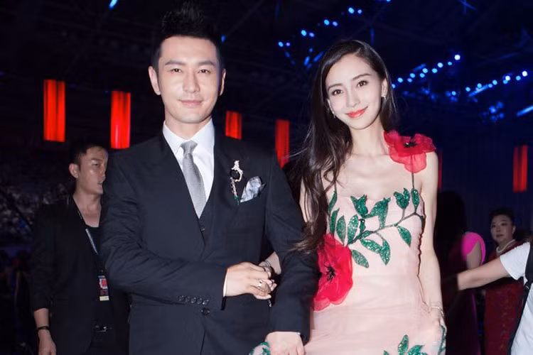Sau khi sinh con, Angelababy nhanh chóng trở lại làm việc. Ảnh: Elle