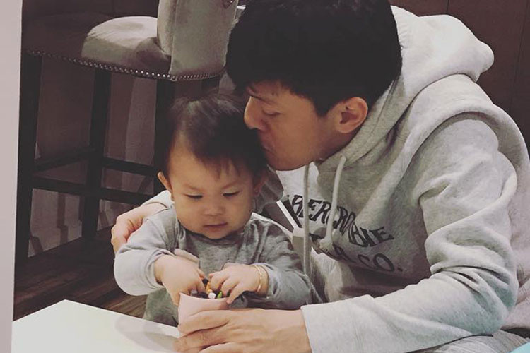 Tháng 3/2017, tổ ấm của Lam Trường chào đón thêm thành viên mới - bé Phoebe Yên Lam.