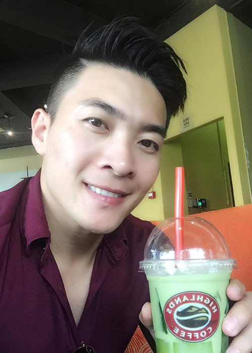 Hình ảnh Quốc Cơ điển trai, giản dị ở đời thường.