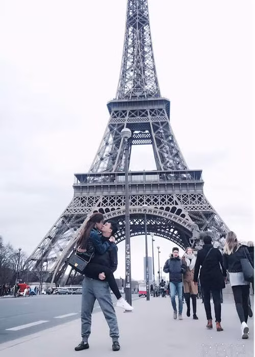 Từ khi hẹn hò đến nay, Diệp Lâm Anh và bạn trai kém tuổi có nhiều khoảnh khắc ngọt ngào bên nhau. Ảnh: FBNV