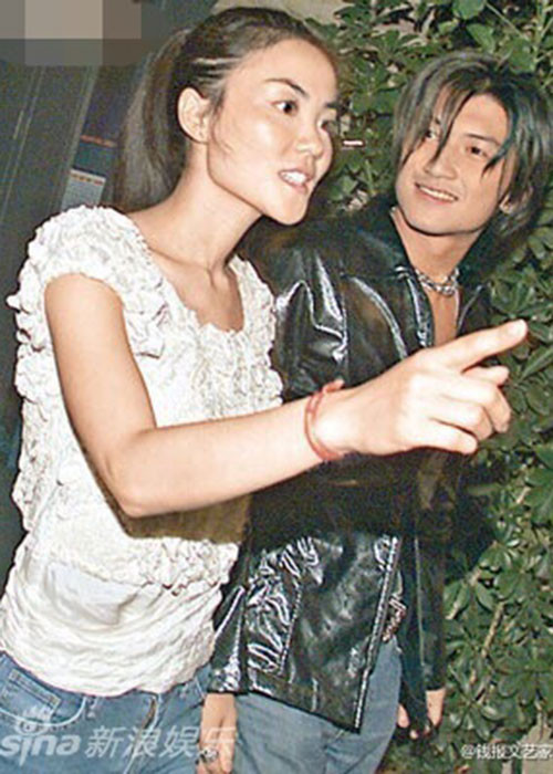 Chuyện tình của Tạ Đình Phong với Vương Phi tan vỡ khi có người thứ ba chen vào là Trương Bá Chi. Ảnh: Sina