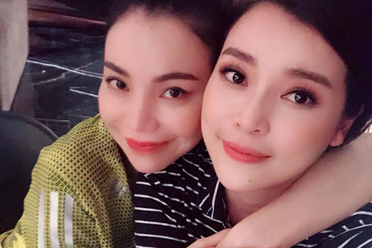 Trà Ngọc Hằng nhắn thủ Cao Thái Hà: “Đã từng giận nhưng giờ lại hiểu cuộc sống này không ai hoàn hảo hết. Quan trọng nhất đến giờ ta hiểu nhau và sâu hơn. Hy vọng nó sẽ là sâu mãi mãi chứ không cạn nữa”.