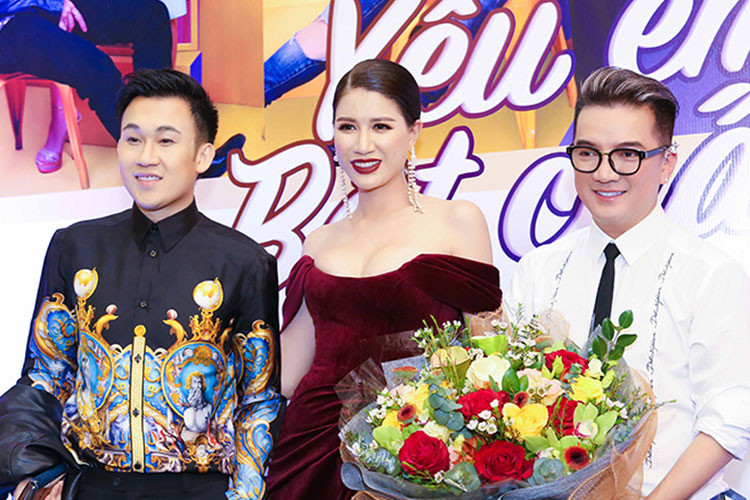 Trước đó, Dương Triệu Vũ có tên trong danh sách dàn diễn viên phim "Yêu em bất chấp". Tuy nhiên, khi phim công chiếu, anh vắng mặt.