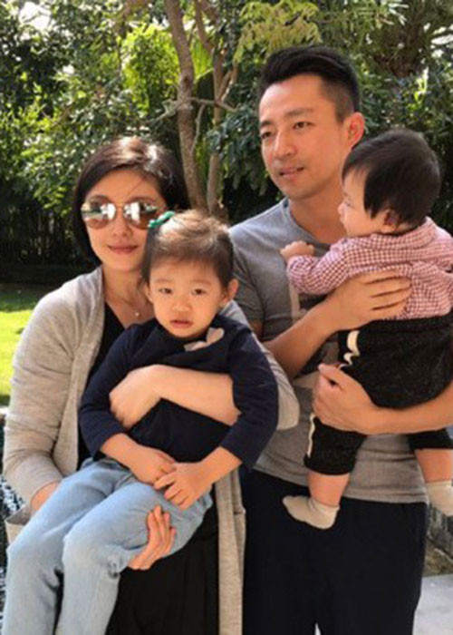 Uông Tiểu Phi luôn quan tâm sức khỏe của vợ. Hiện, tổ ấm của Đại S và Uông Tiểu Phi vô cùng hạnh phúc. Ảnh: Weibo