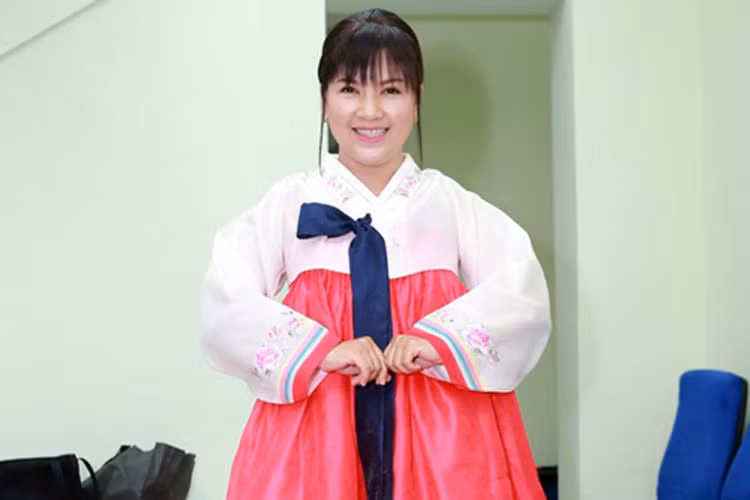 Năm 2016, Ngọc Trinh chia sẻ cô không còn buồn vì chuyện chưa được làm mẹ mà cảm thấy bản thân lạc quan hơn. Nữ diễn viên còn cho hay vợ chồng cô vẫn hạnh phúc dù chưa có con chung. Ảnh: Khám phá